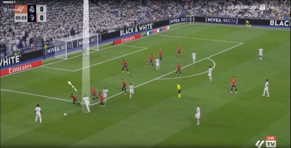 A group of people playing football

AI-generated content may be incorrect.