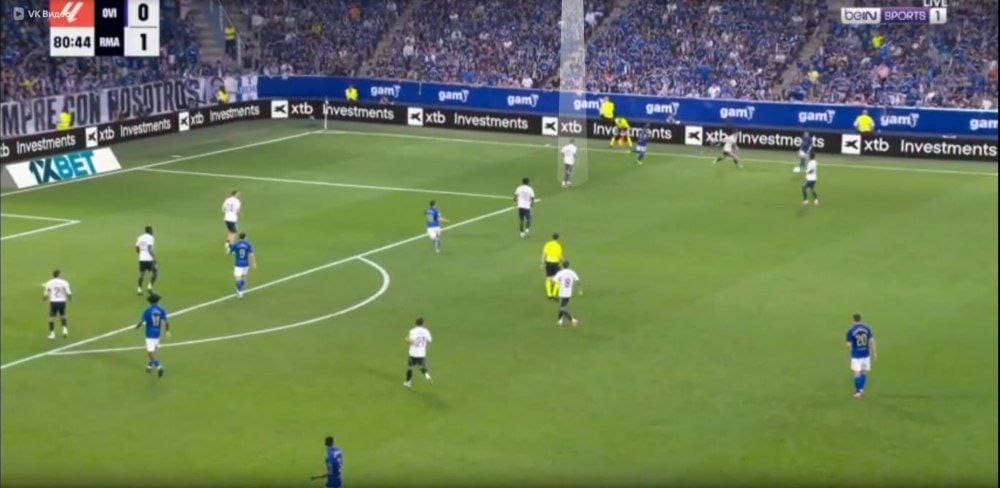 A football game with people on a field

AI-generated content may be incorrect.