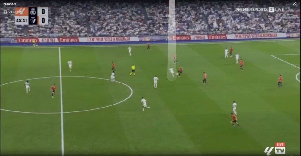 A group of people playing football

AI-generated content may be incorrect.