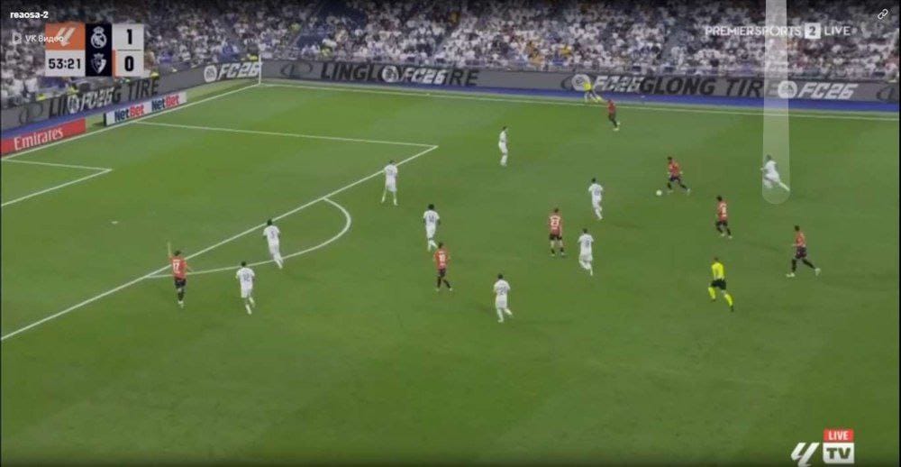 A group of football players on a field

AI-generated content may be incorrect.