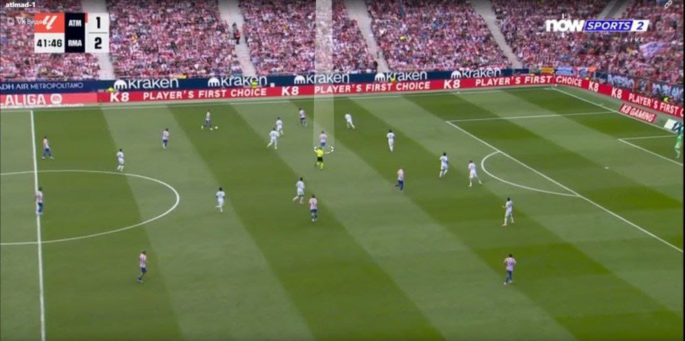 A football game in a stadium

AI-generated content may be incorrect.